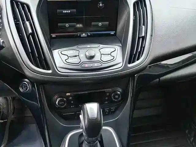 Ford Kuga 2015 — фото 9