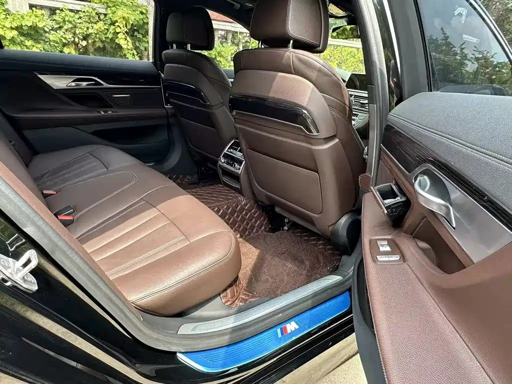 BMW 7 Series 2019 — фото 12
