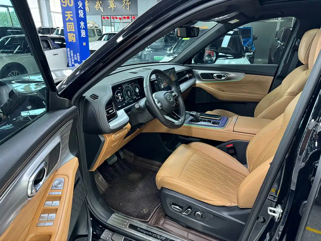 GAC Trumpchi GS8 2025 — фото 4