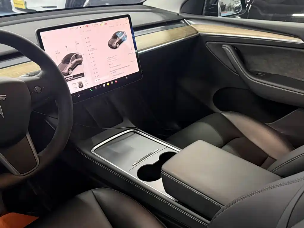 Tesla Model Y 2022 — фото 9