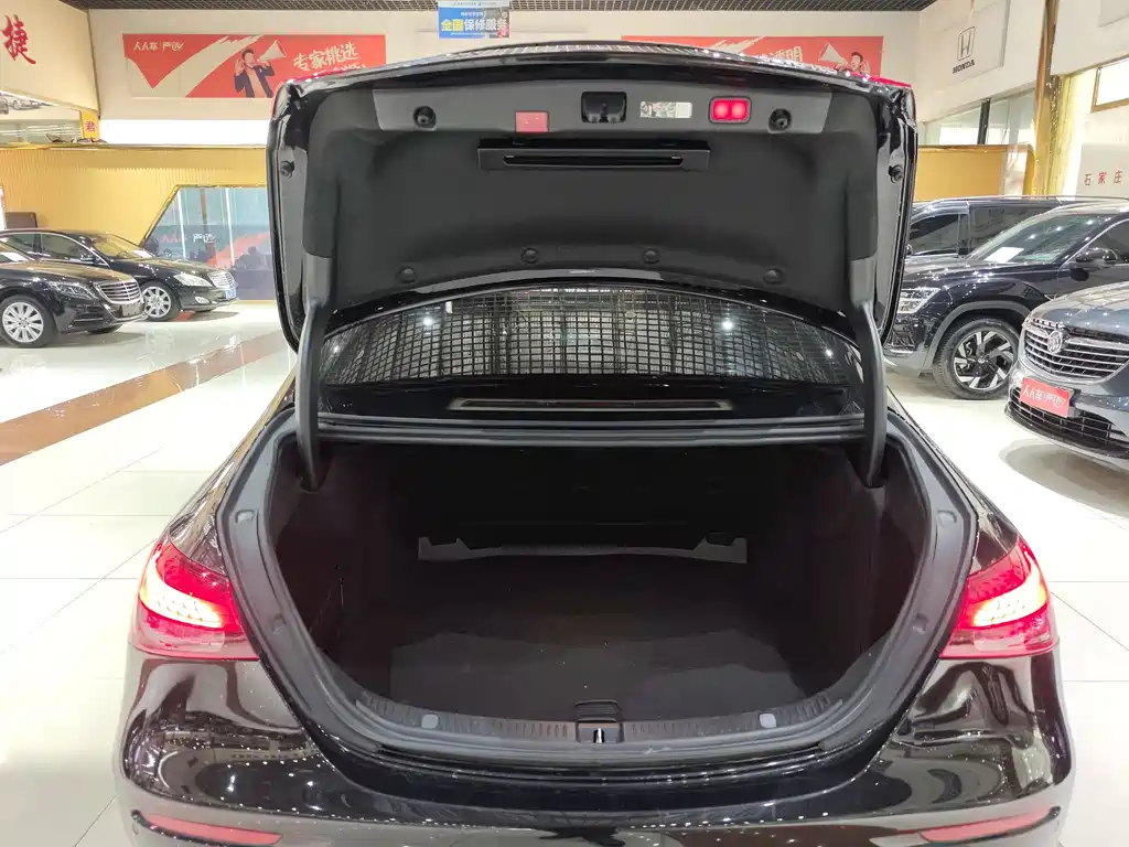 Mercedes-Benz E-Class 2023 — фото 13