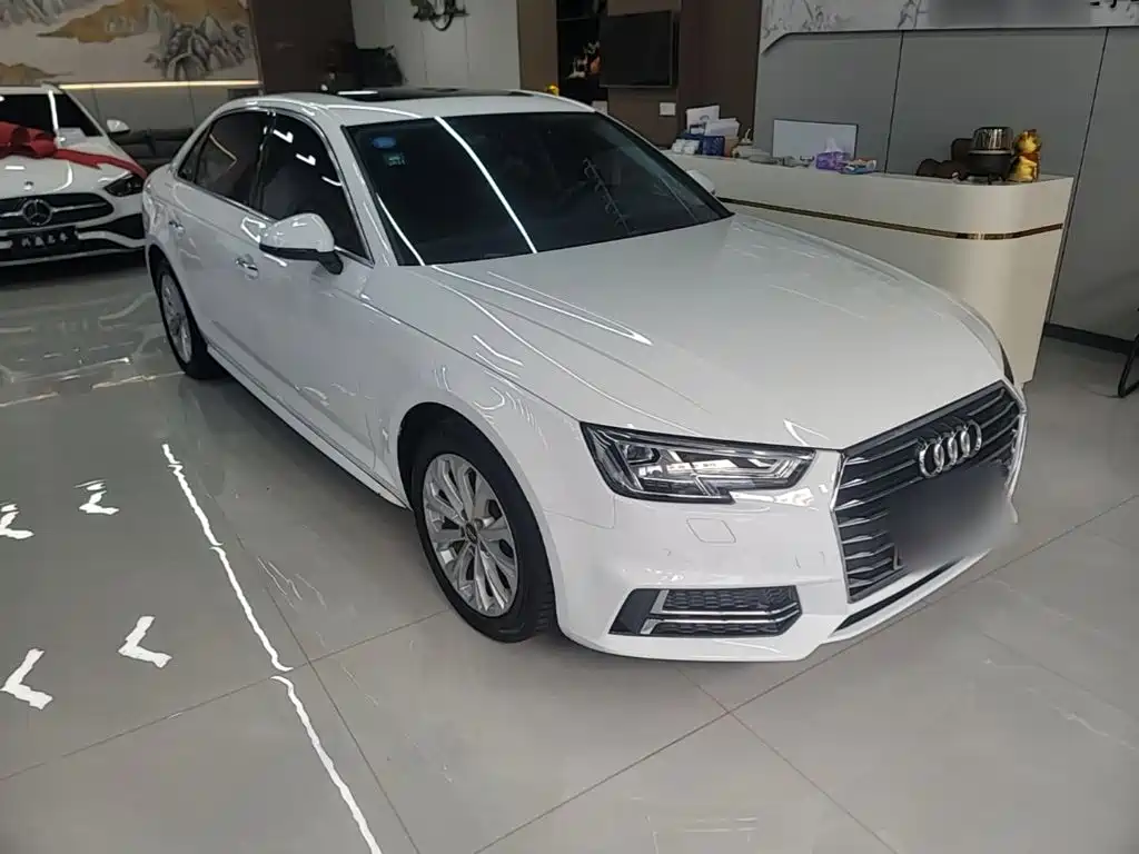 Audi A4L 2019