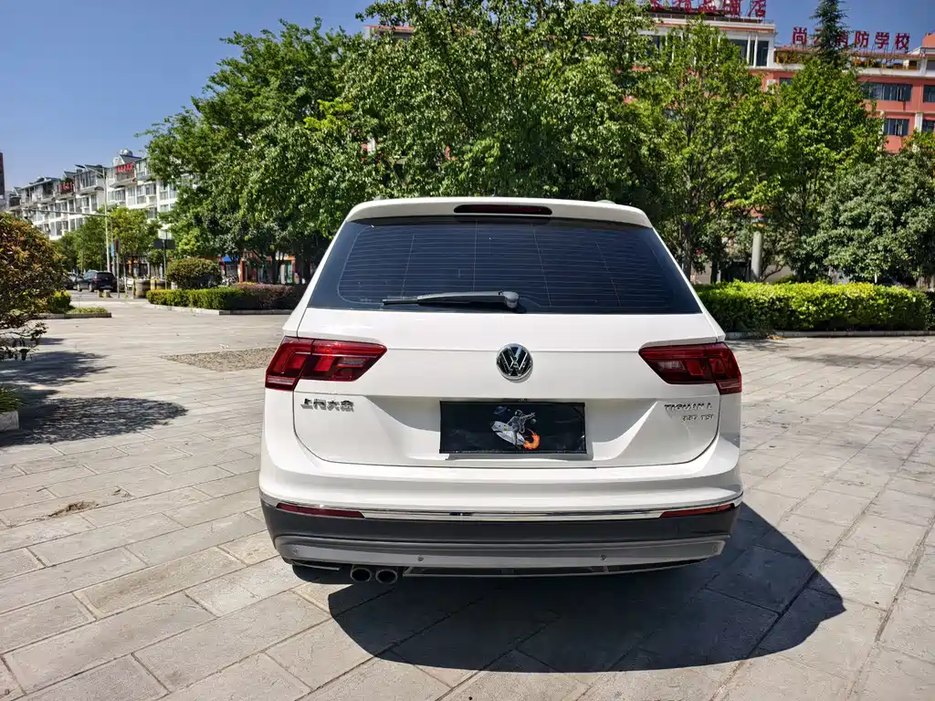 Volkswagen Tiguan L 2017 — фото 5