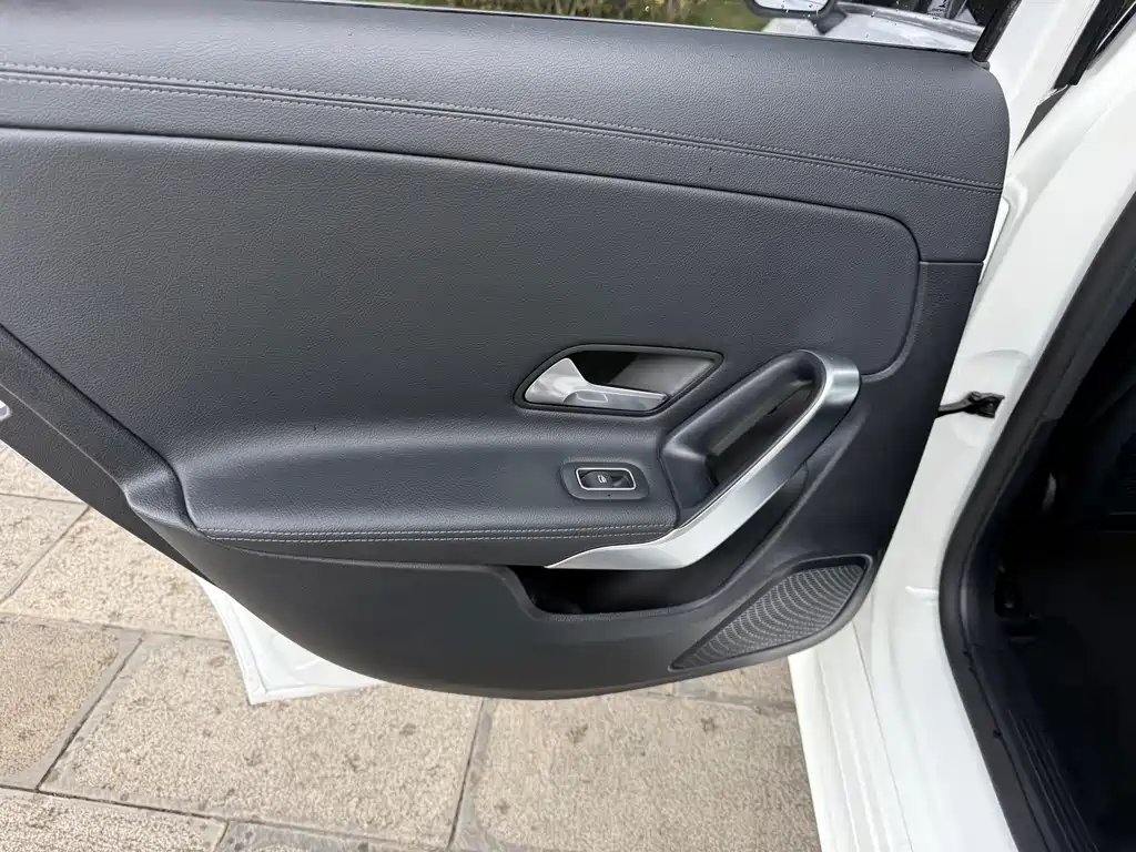 Mercedes-Benz A-Class 2022 — фото 30