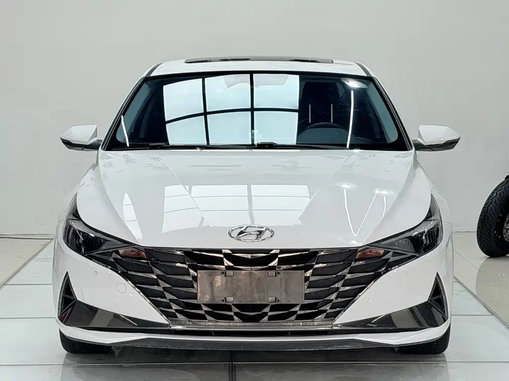 Hyundai Elantra 2022 — фото 2