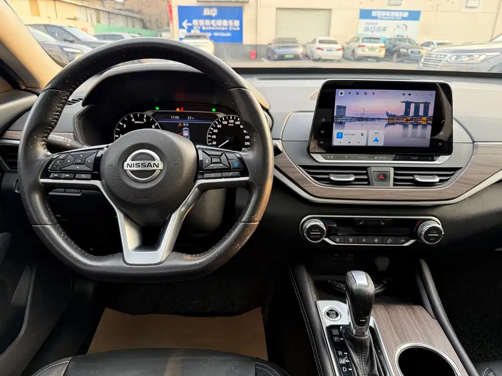Nissan Teana 2022