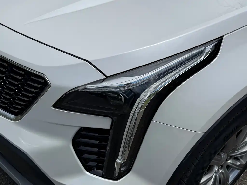 Cadillac XT4 2020 — фото 18