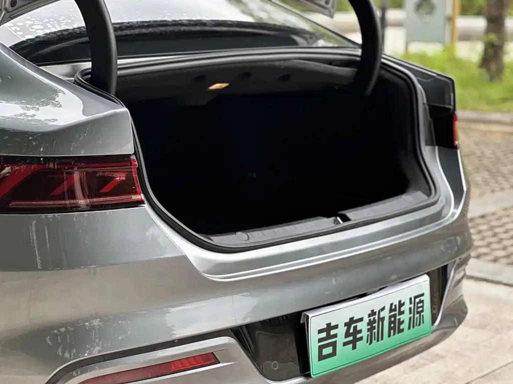 BYD Qin PLUS 2023 — фото 13