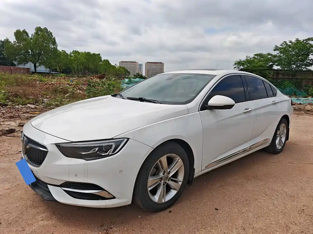 Buick Regal 2018 — фото 1
