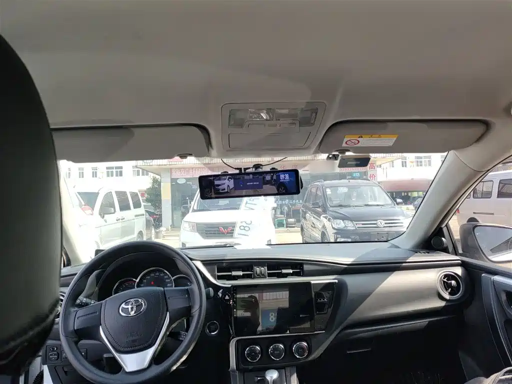 Toyota Corolla 2019 — фото 14