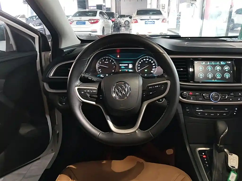 Buick Excelle 2019 — фото 11