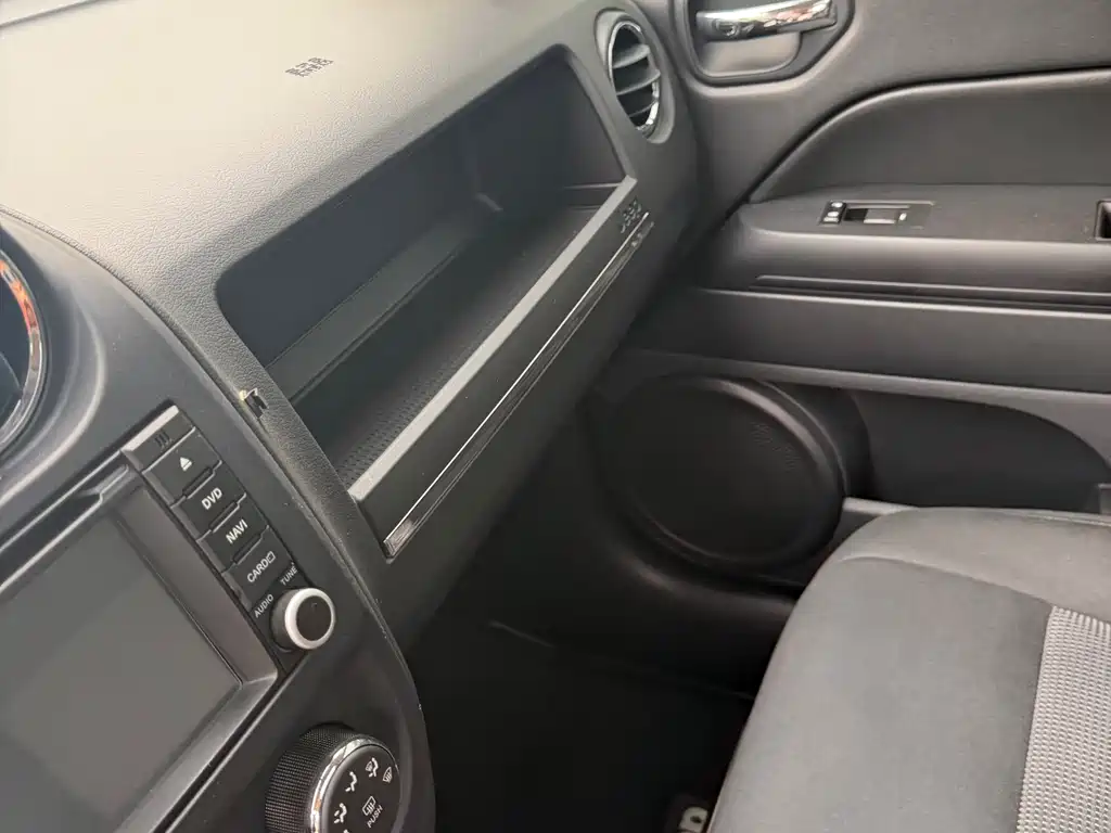 Jeep Compass 2013 — фото 13