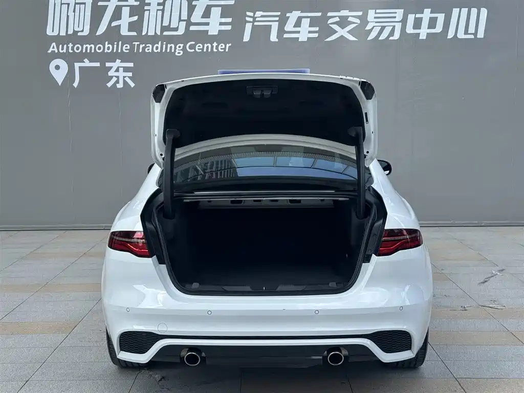 Jaguar XEL 2023 — фото 14