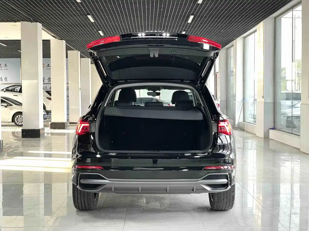 Audi Q3 2023 — фото 17
