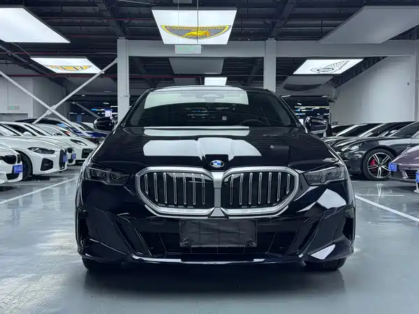 BMW 5 Series 2025