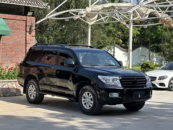 Toyota Land Cruiser 2011