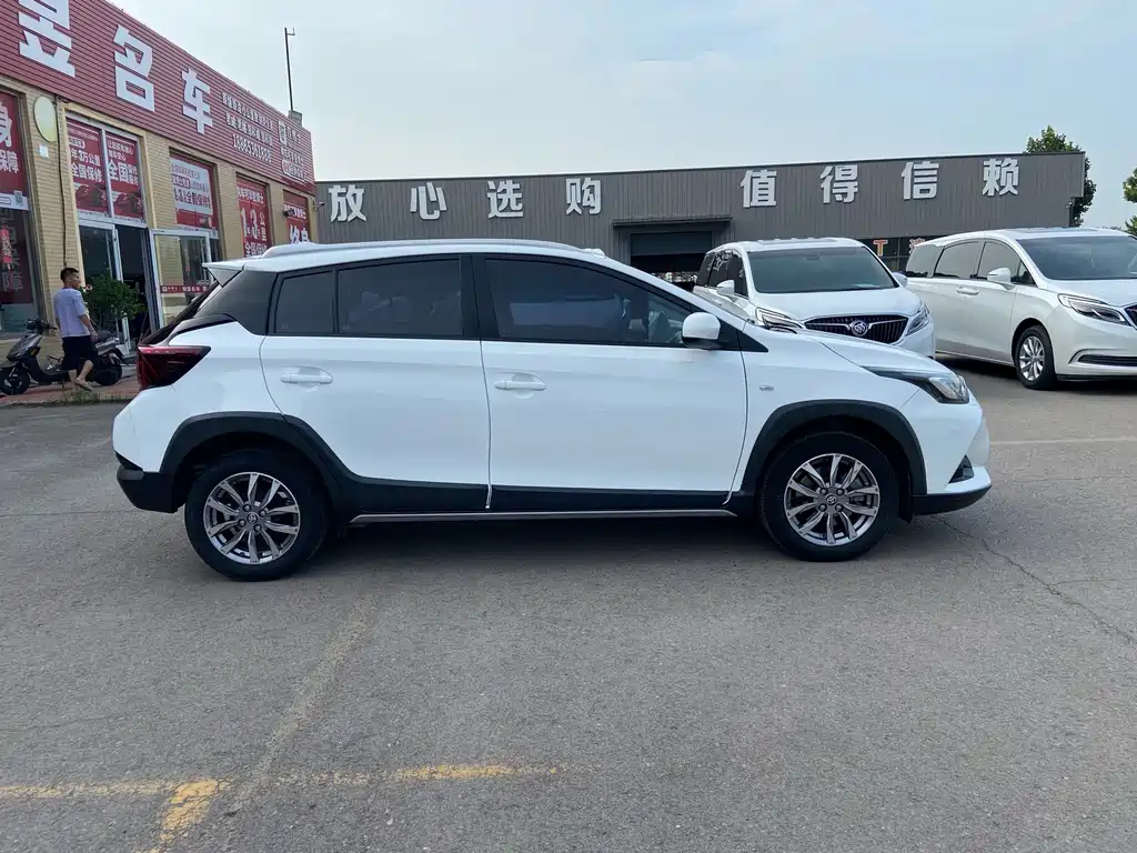Toyota Yaris L 2020