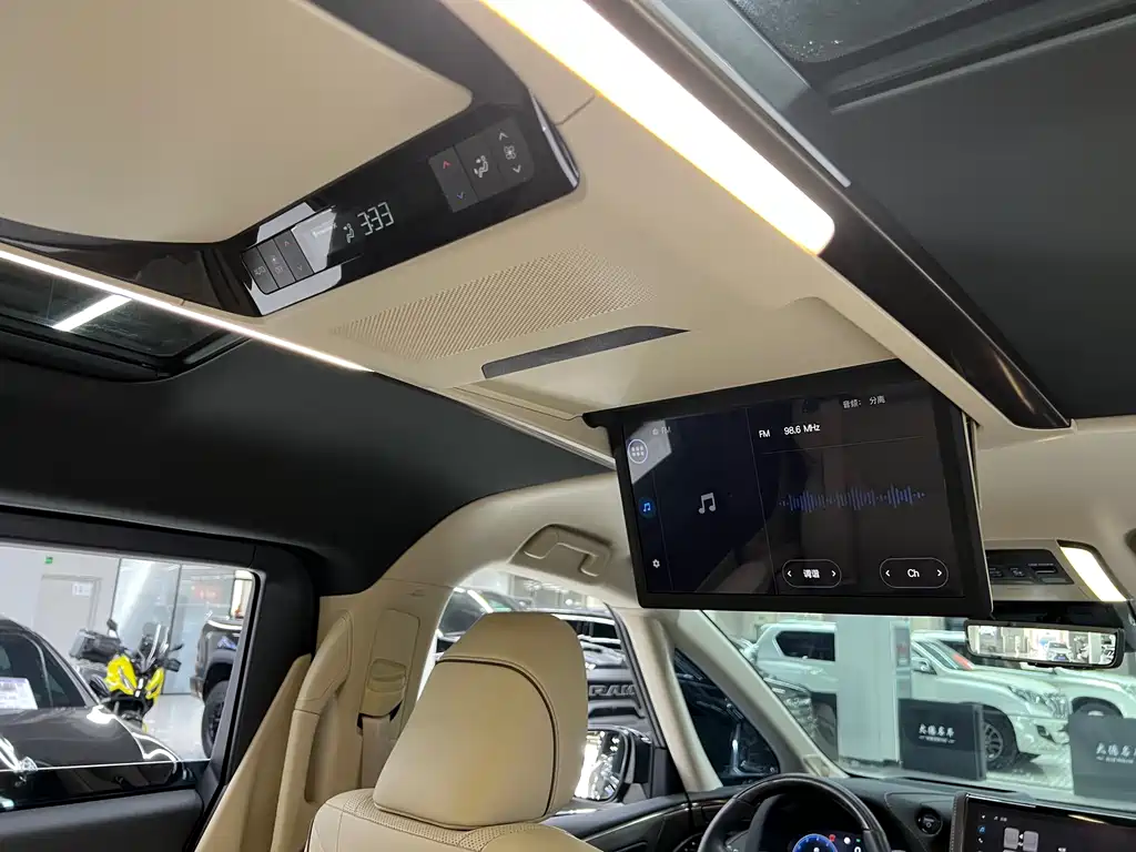 Toyota Alphard 2024 — фото 16