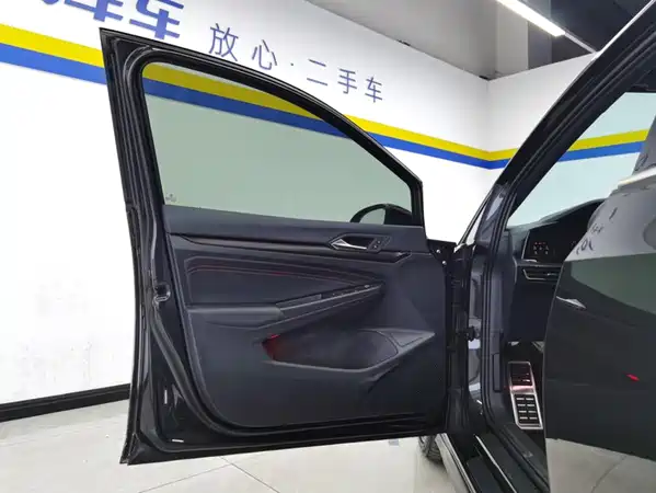 Volkswagen Golf GTI 2023