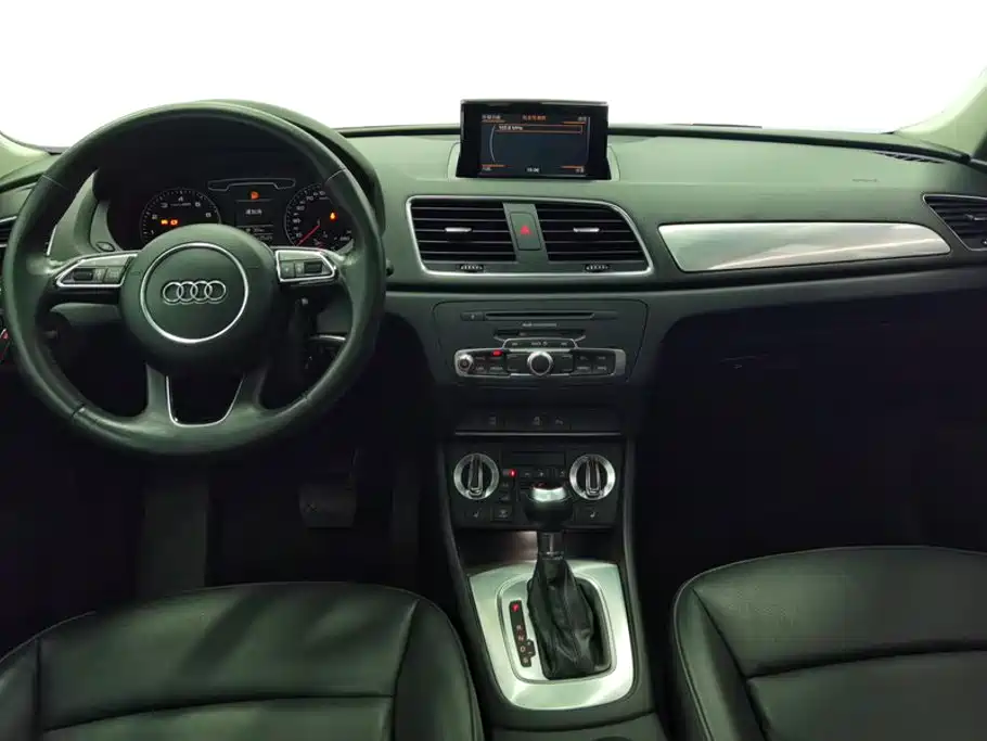 Audi Q3 2014 — фото 12