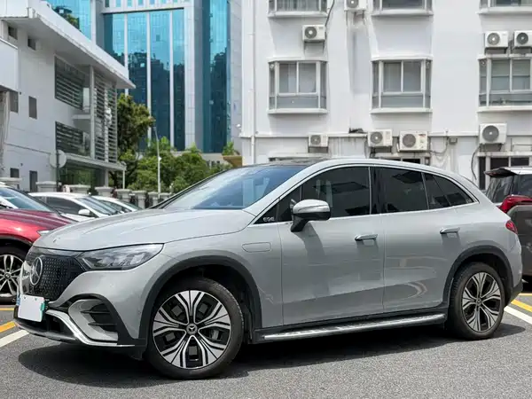 Mercedes-Benz EQE SUV 2023