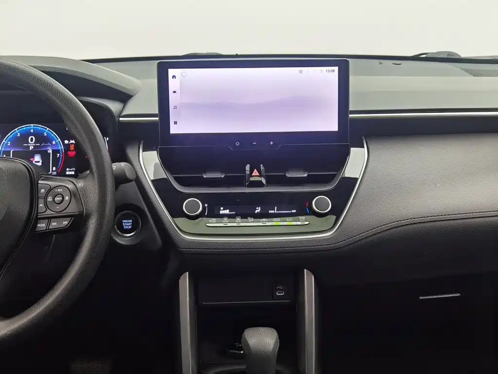 Toyota Corolla Cross 2023 — фото 12