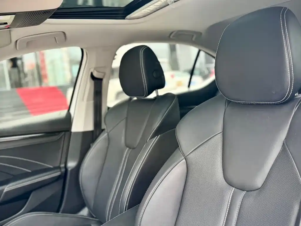 Skoda Octavia 2022 — фото 16