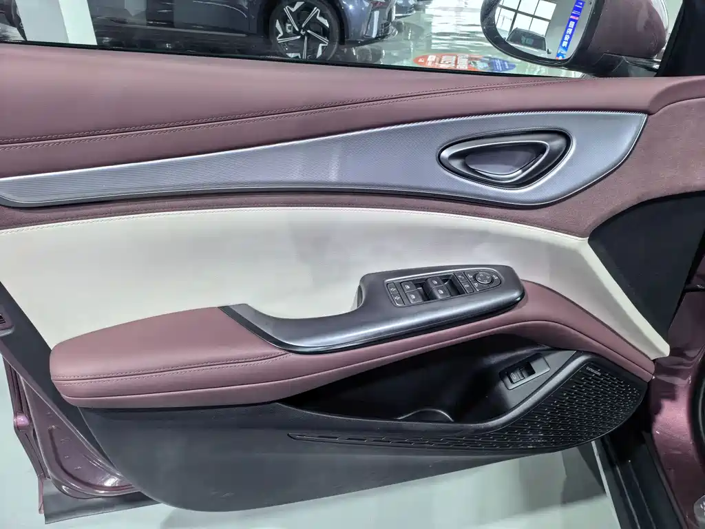 BYD Seal 07 DM-i 2024 — фото 7