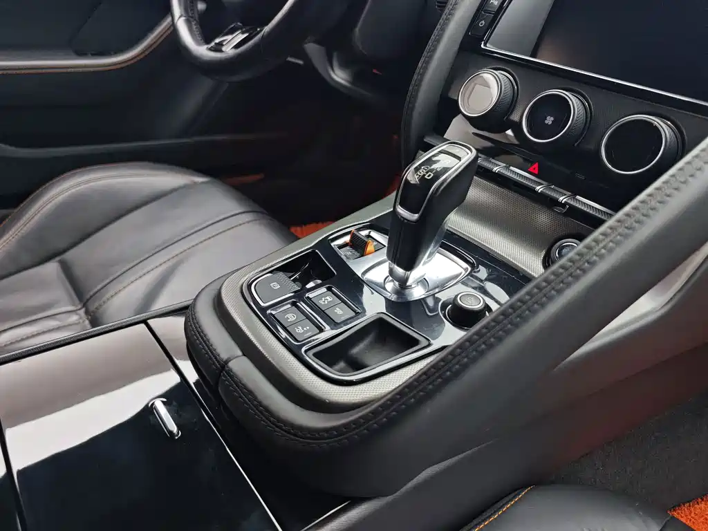 Jaguar F-TYPE 2015 — фото 8
