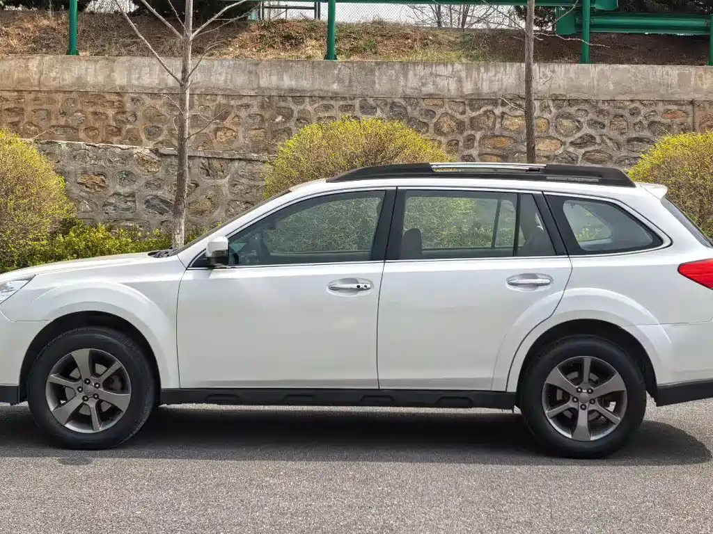Subaru Outback 2014 — фото 3