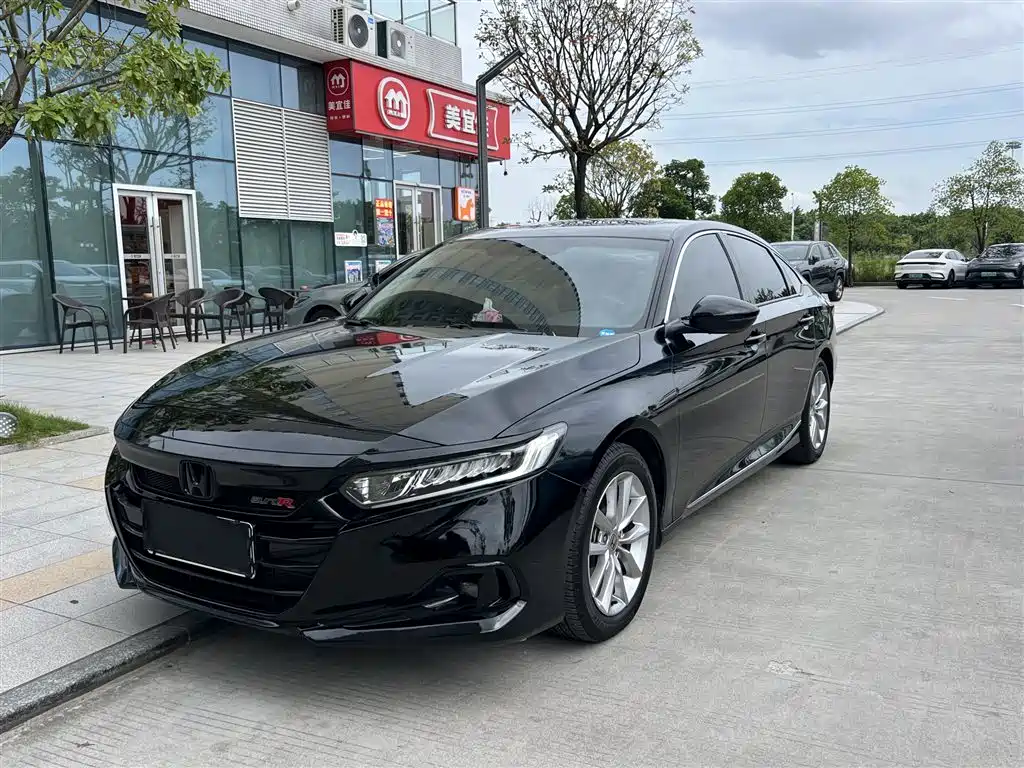 Honda Accord 2022 — фото 1