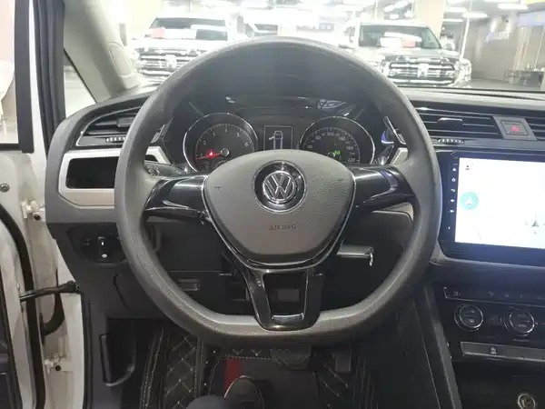 Volkswagen Touran 2016