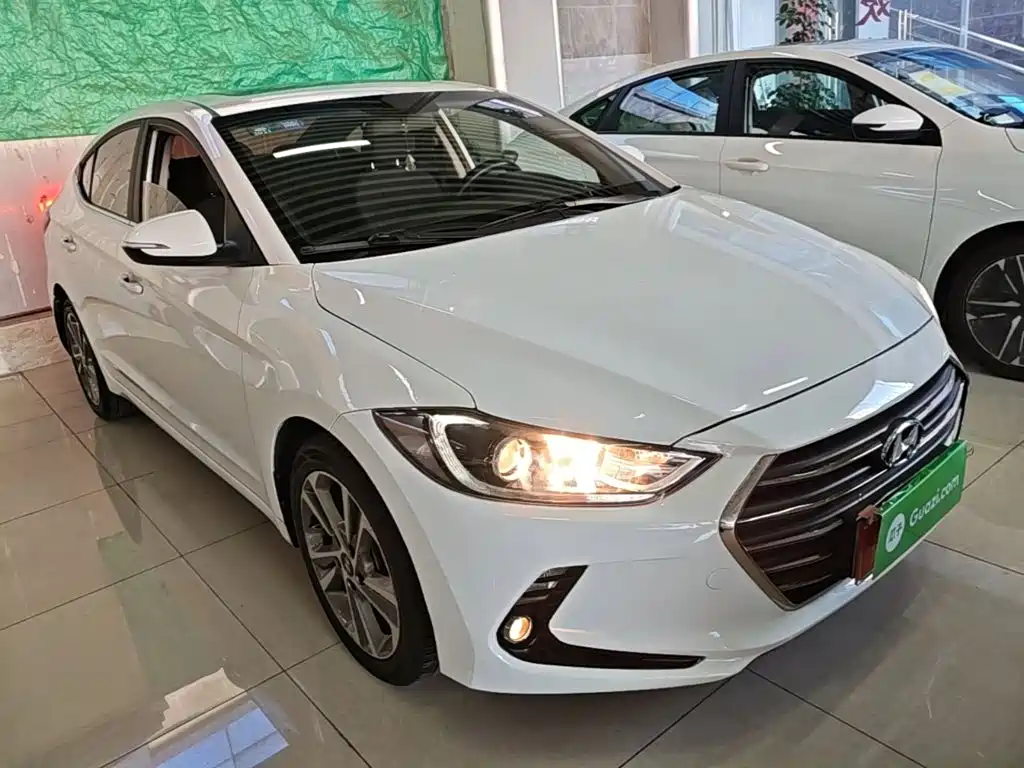 Hyundai Elantra 2017 — фото 5