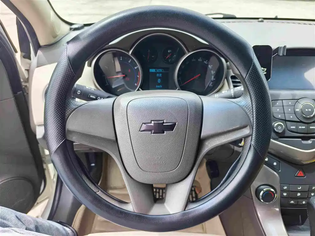 Chevrolet Cruze 2015 — фото 16