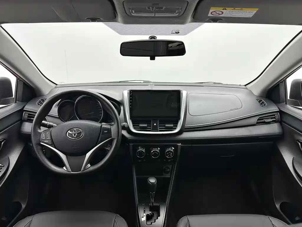 Toyota Yaris L 2022