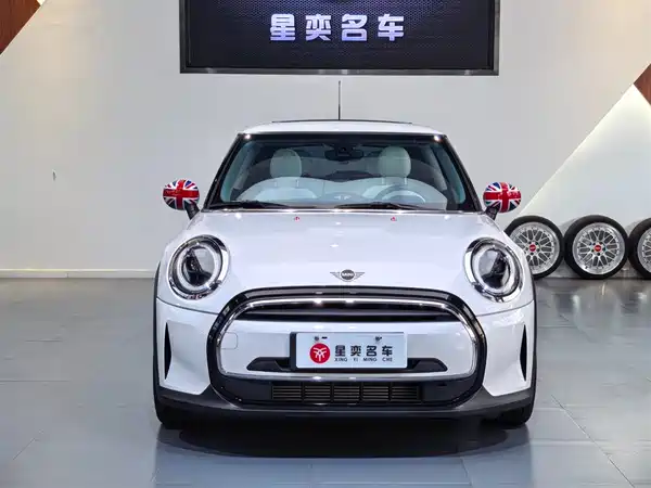 MINI MINI 2023