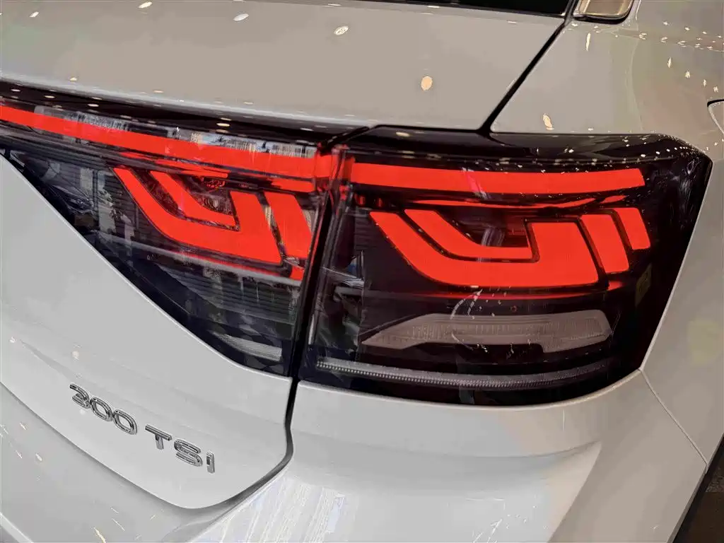 Volkswagen T-Roc 2023 — фото 16