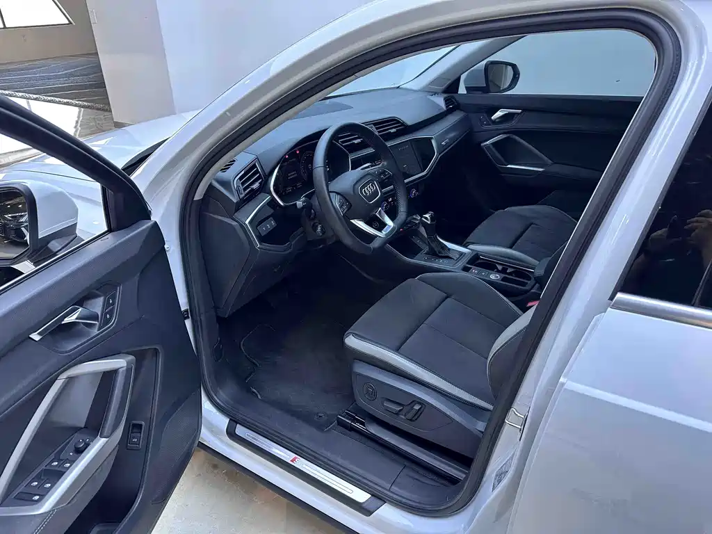 Audi Q3 2022 — фото 18