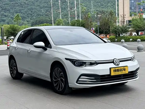 Volkswagen Golf 2024