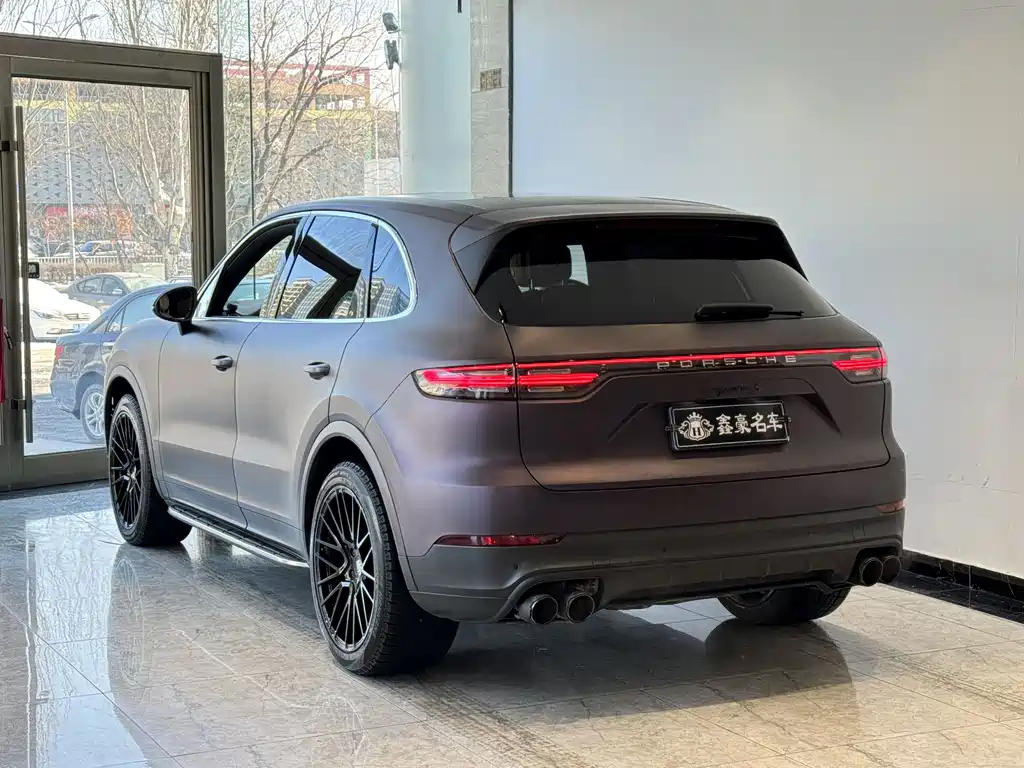 Porsche Cayenne 2018 — фото 17