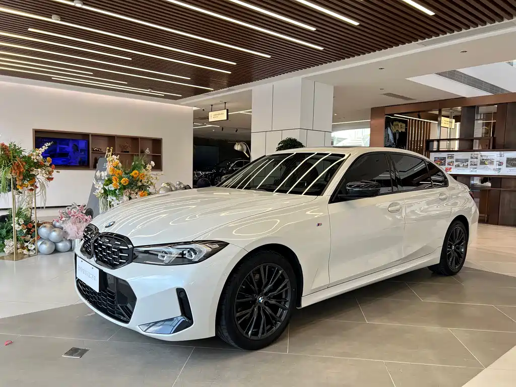 BMW 3 Series 2023 — фото 1