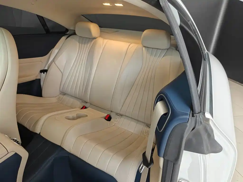 Mercedes-Benz E-Class 2023 — фото 10