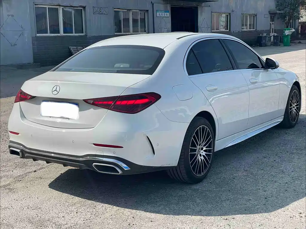 Mercedes-Benz C-Class 2023 — фото 3
