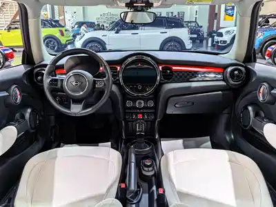 MINI MINI 2023