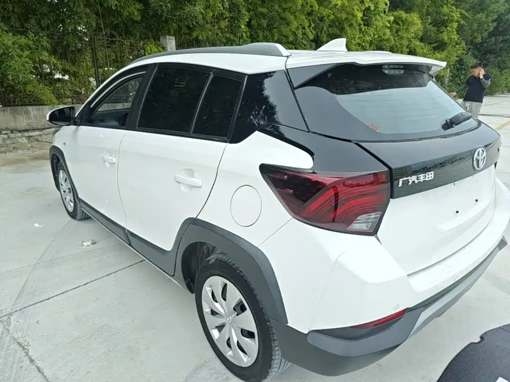 Toyota Yaris L 2021