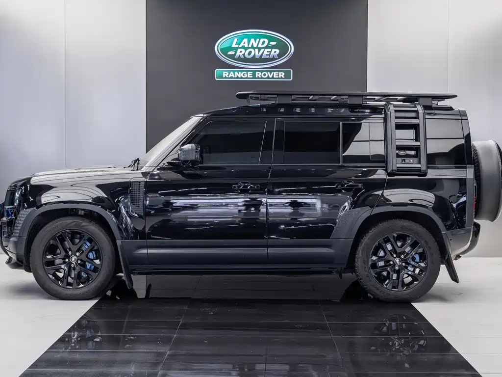 Land Rover Defender 2023 — фото 13