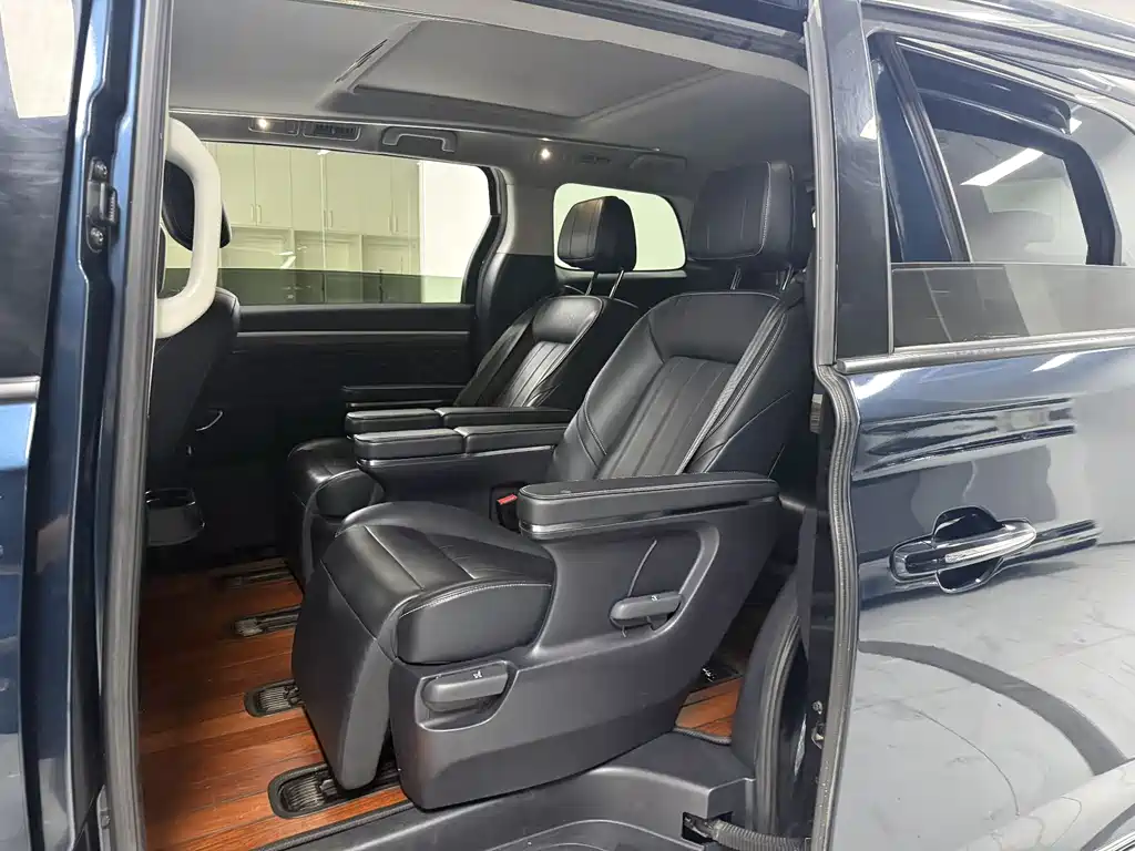 GAC Motor Trumpchi M8 2019 — фото 11