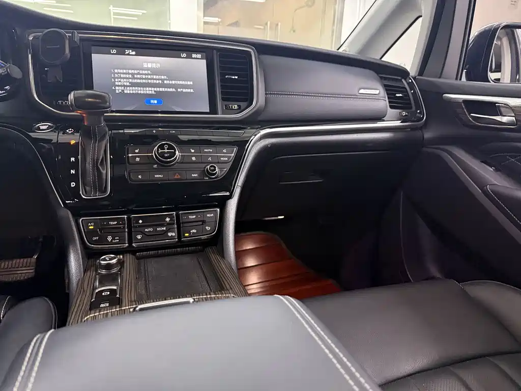 GAC Motor Trumpchi M8 2019 — фото 14