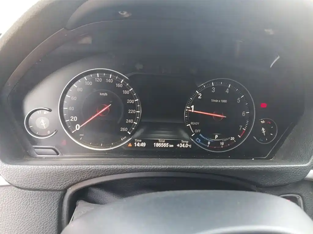 BMW 3 Series 2018 — фото 12