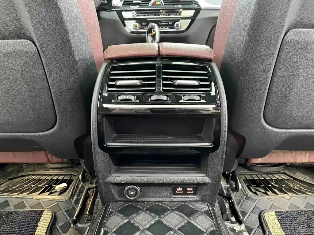 BMW 5 Series 2022 — фото 14